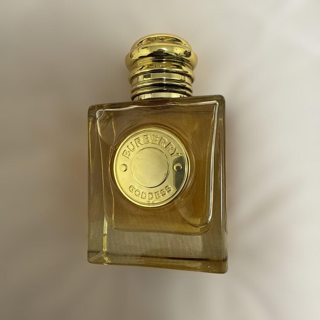 BURBERRY（バーバリー）ゴッデス パルファム ユニセックス香水四角形ボトル