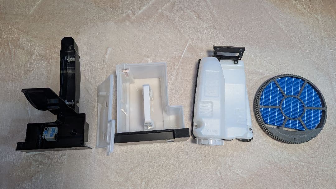 29〜32畳　SHARP 除加湿空気清浄機　2019年式 KC-HD70-W