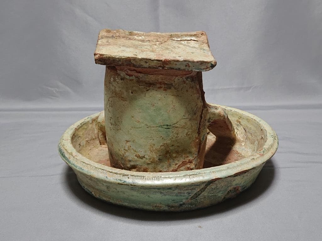 東漢時代　出土品　緑釉銀化陶製猪舎　彩文土器 径27.4㎝