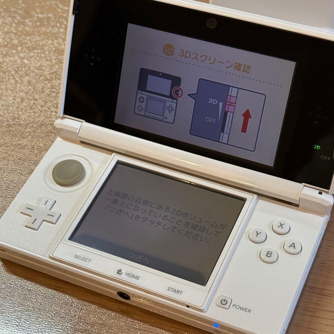 4-227 ニンテンドー3DS ピュアホワイト 箱付き