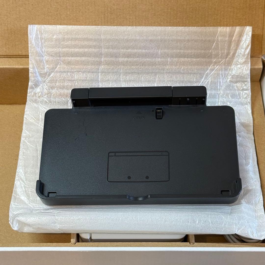 4-227 ニンテンドー3DS ピュアホワイト 箱付き