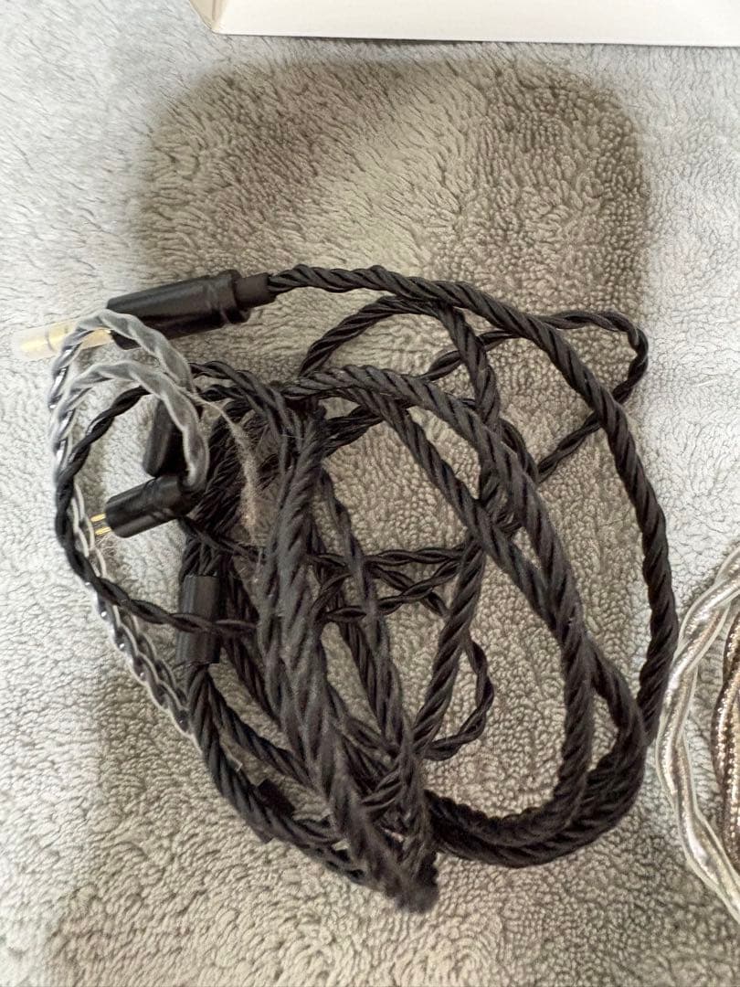 イヤホン Kiwi Ears Quartet