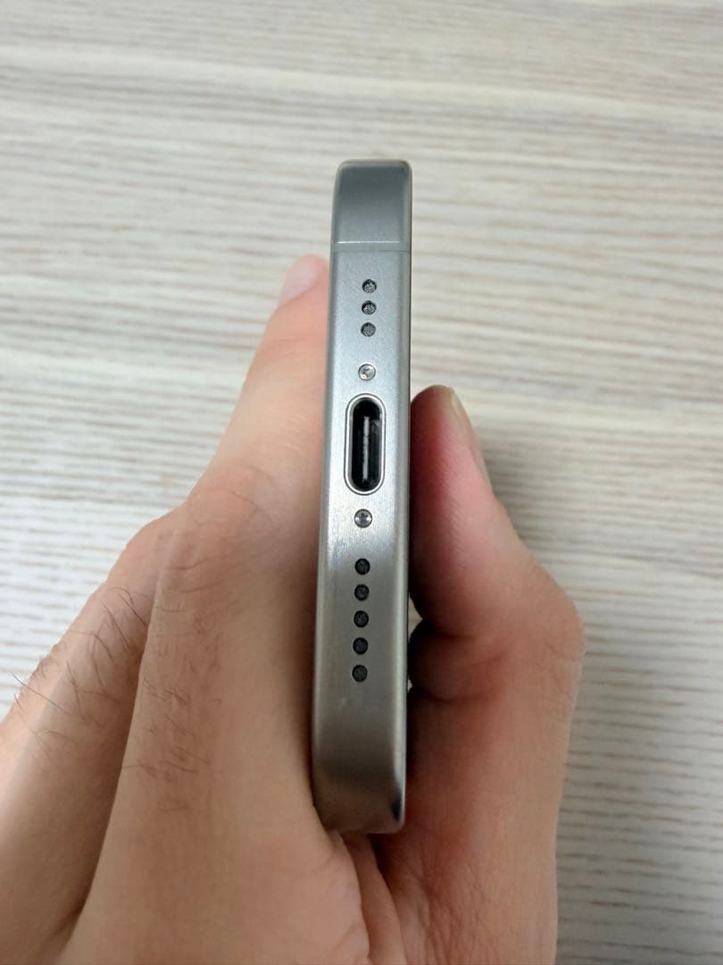 Apple iPhone 15Pro 本体