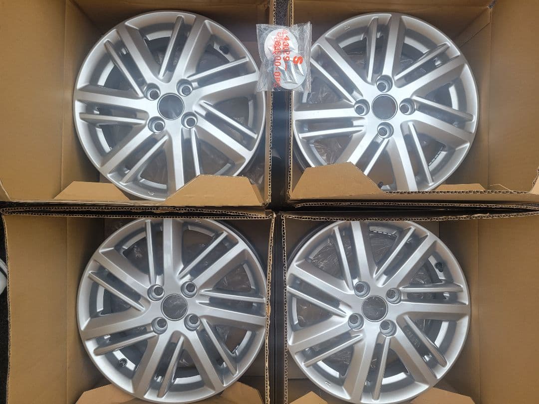 スズキ 15インチ 4本セット　 ソリオ　新車外し