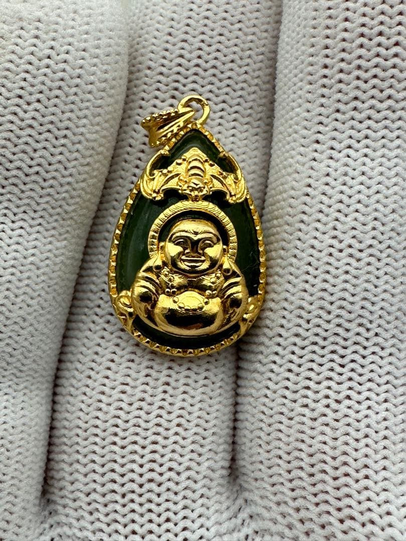 ☆天然石☆無処理 ミャンマー産 本翡翠 K18 AU750刻印（精巧彫刻）美品