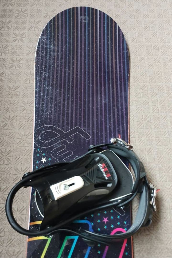 SPOON スプーン スノーボードとSALOMONサロモンビンディングセット