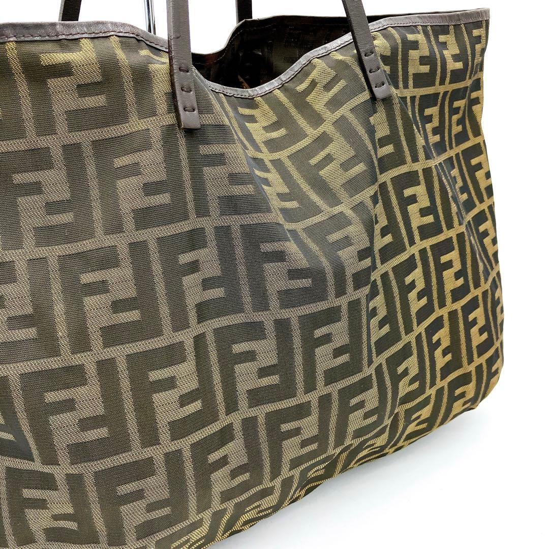 【FENDI】トートバッグ ズッカ柄　ナイロン　ブラウン　A4 ポーチ