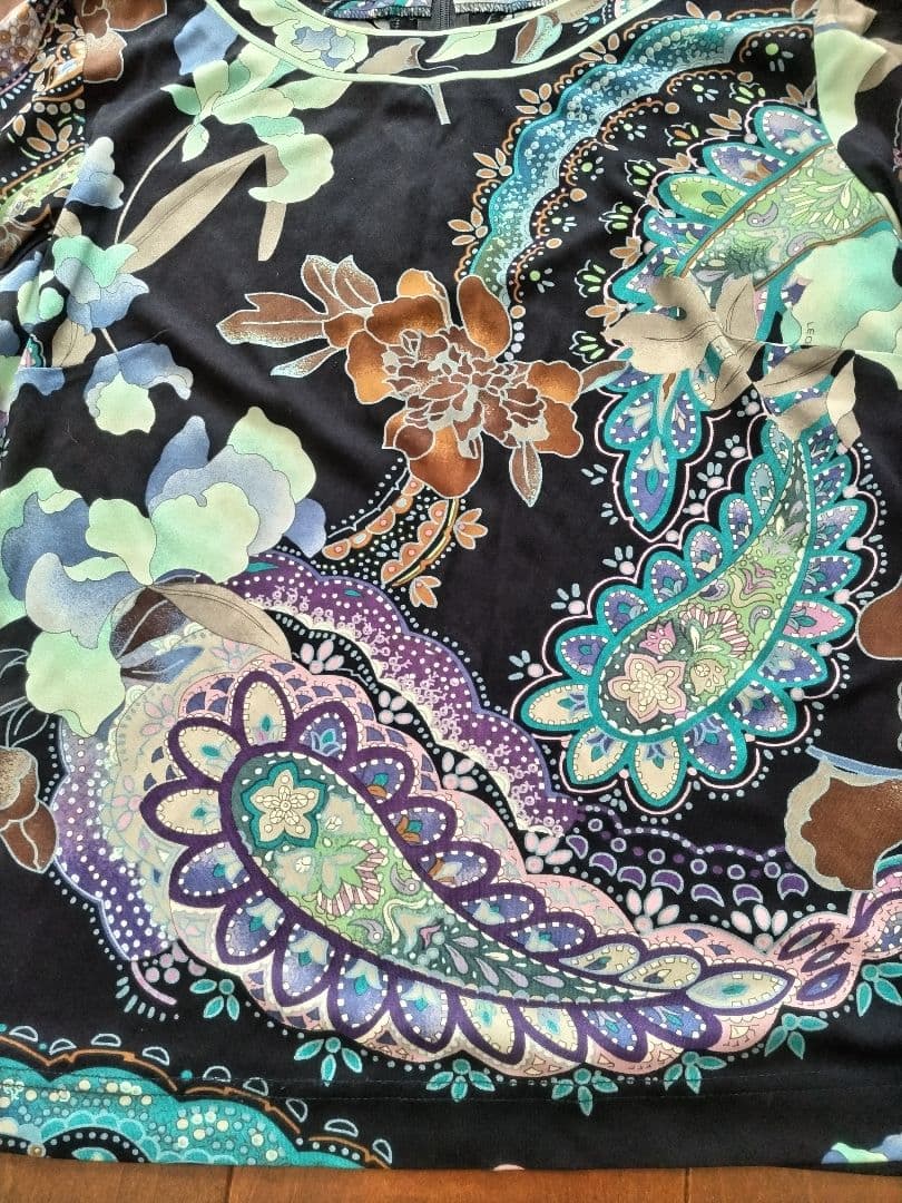 【週末セールお値下げ】 レオナール トップス