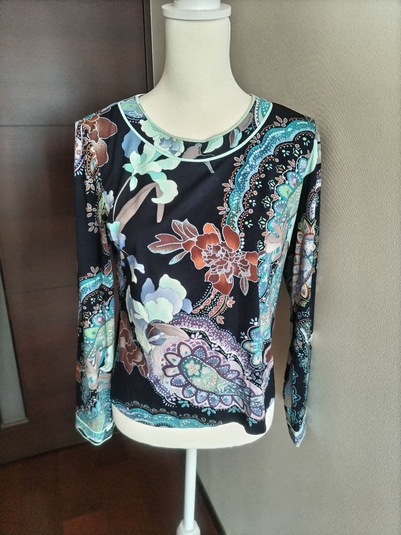 【週末セールお値下げ】 レオナール トップス