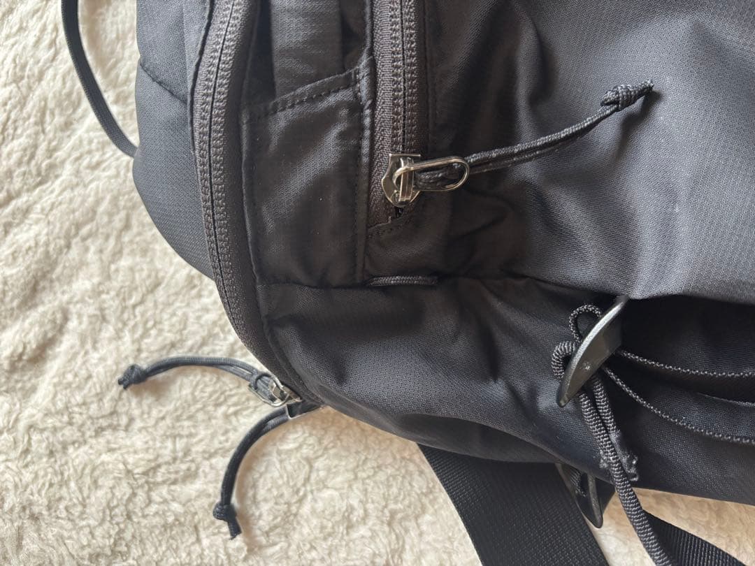 美品　アークテリクス　ヒリアド15