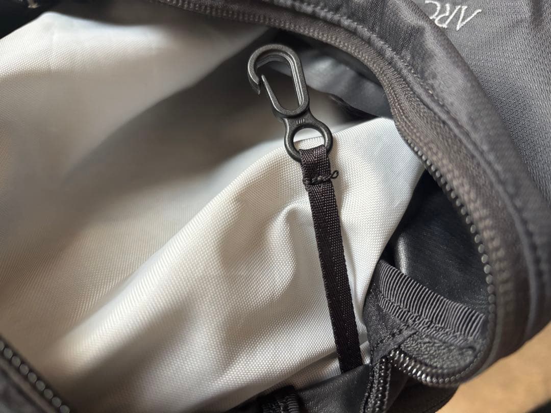 美品　アークテリクス　ヒリアド15