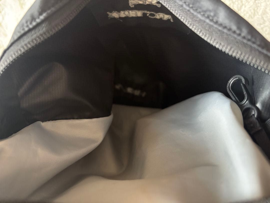 美品　アークテリクス　ヒリアド15