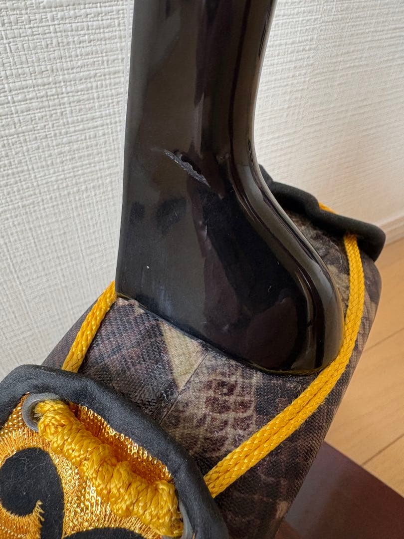 再度値下げしました古い沖縄又吉三線 本体 ハードケース付き