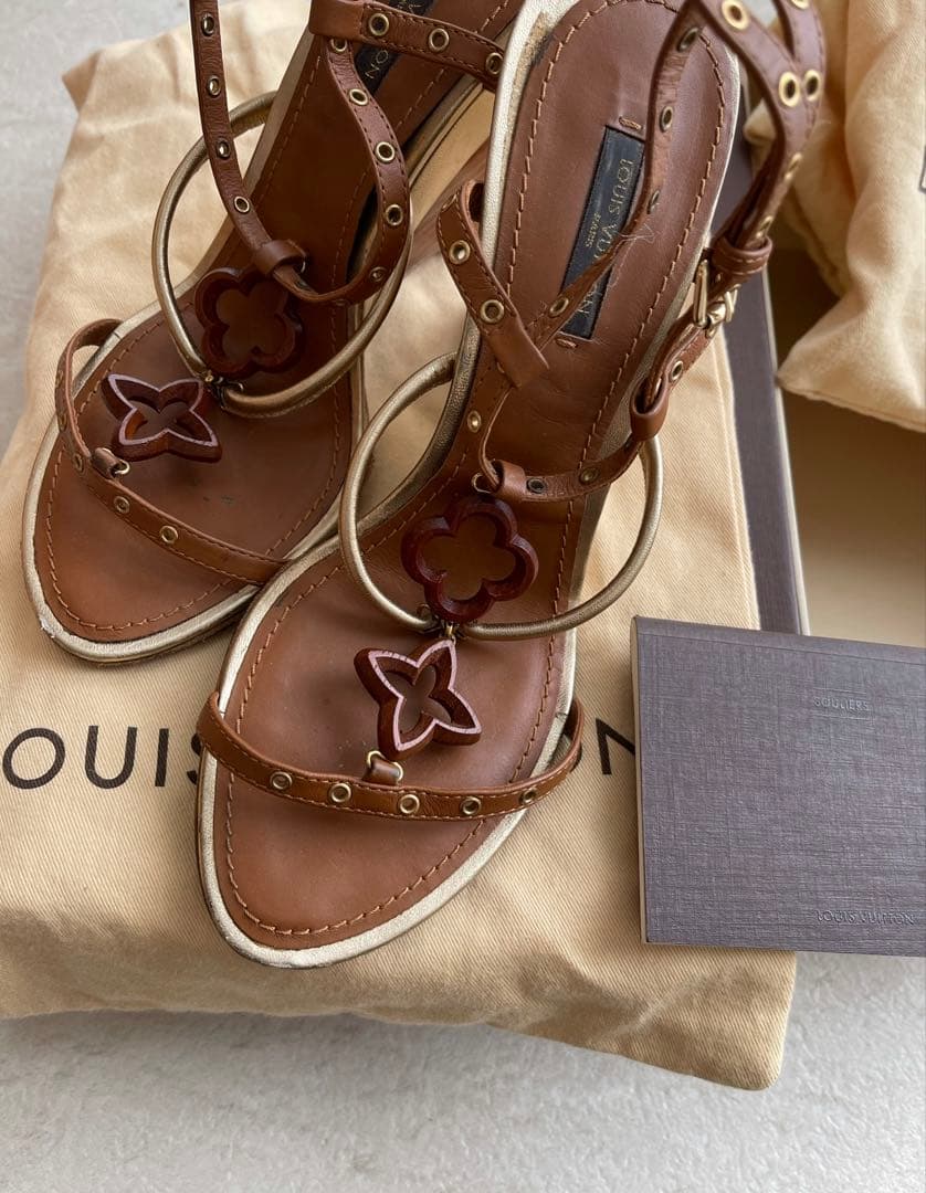 Louis Vuitton ブラウン ストラップサンダル