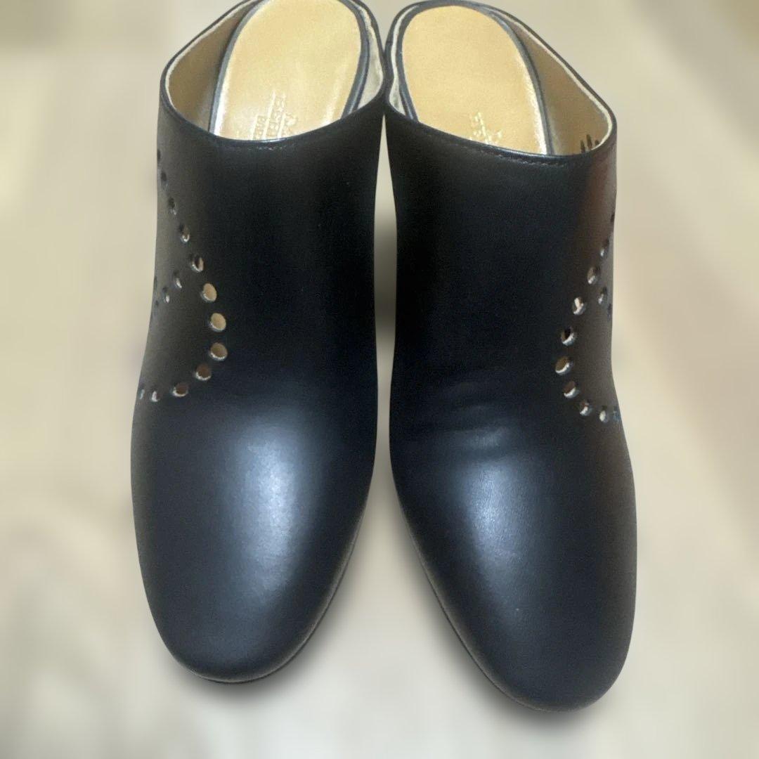 エルメス黒ミュール