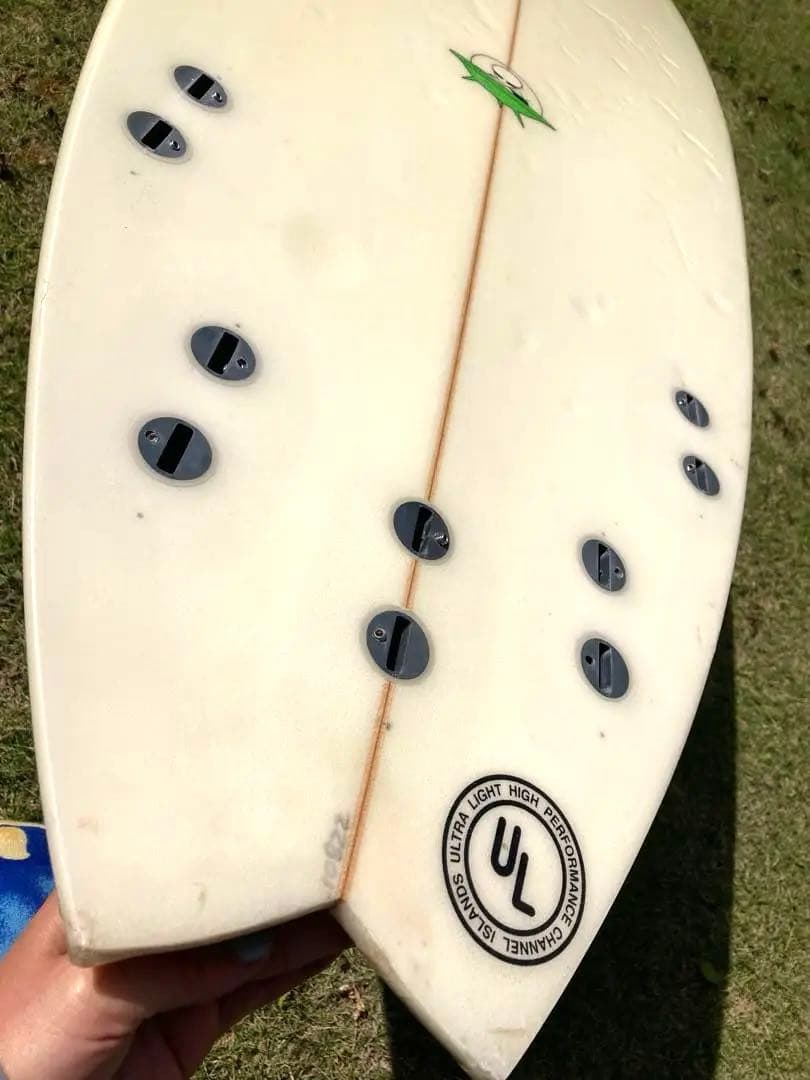 CHANNEL S AL MERRICK POD 6’1 フィン付き