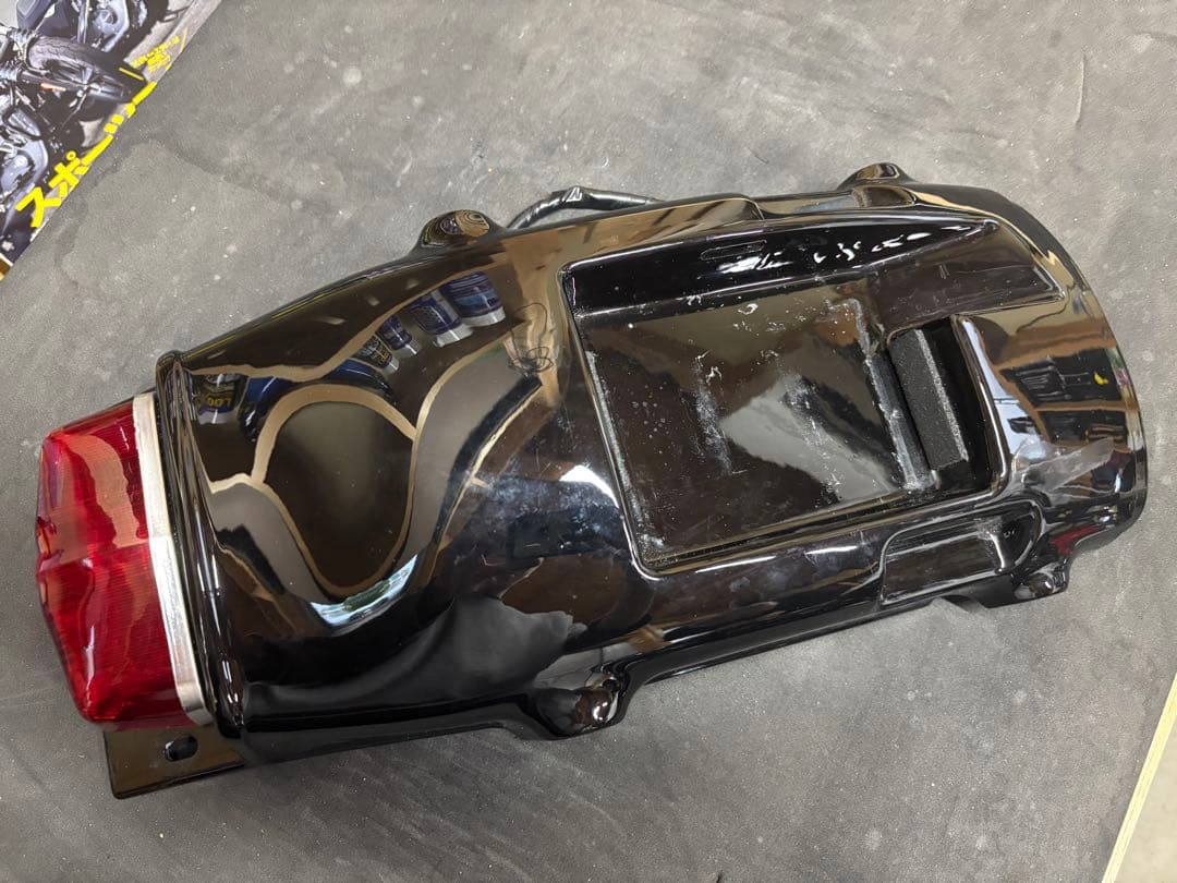 sr400 フェンダーレスキット　ライト付き