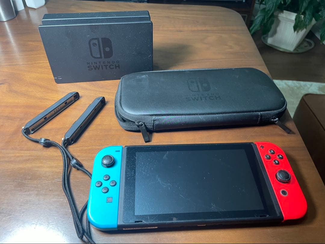 Nintendo Switch 本体 赤/青 キャリングケース付き