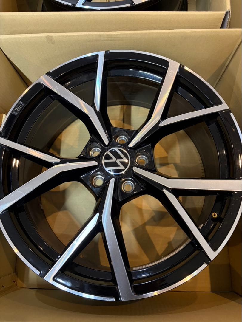 VW GOLF 8 GTI 純正ホイール 19インチ 8J ブラックポリッシュ