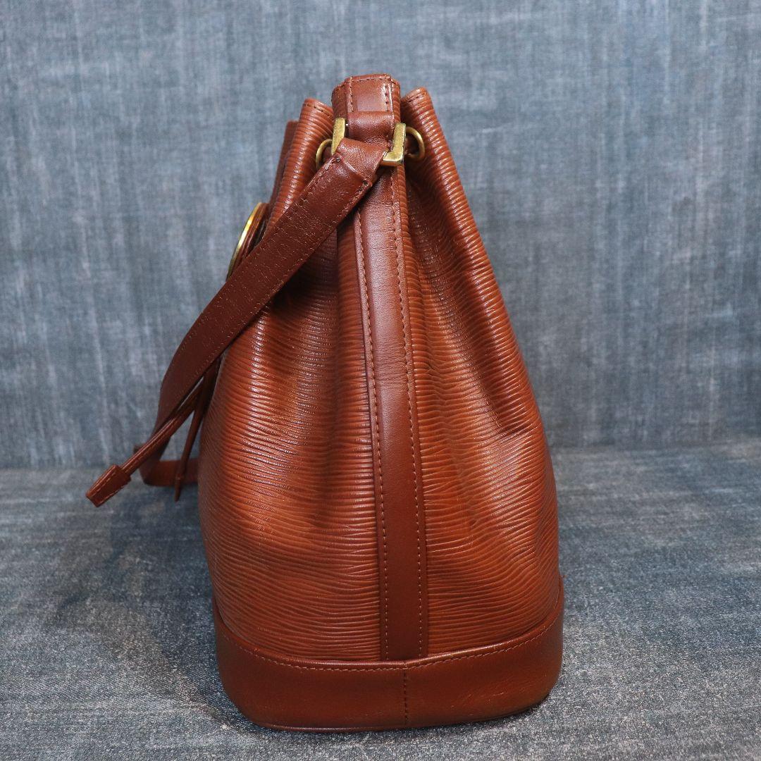 VALENTINO GARAVANI 巾着ショルダーバッグ