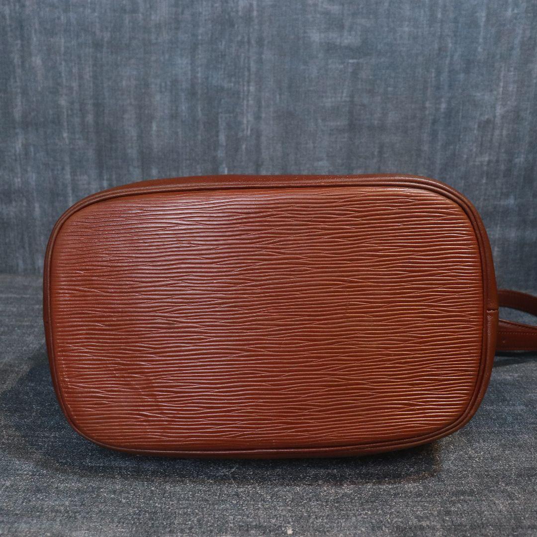 VALENTINO GARAVANI 巾着ショルダーバッグ