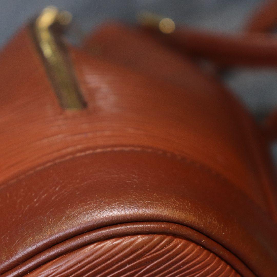 VALENTINO GARAVANI 巾着ショルダーバッグ