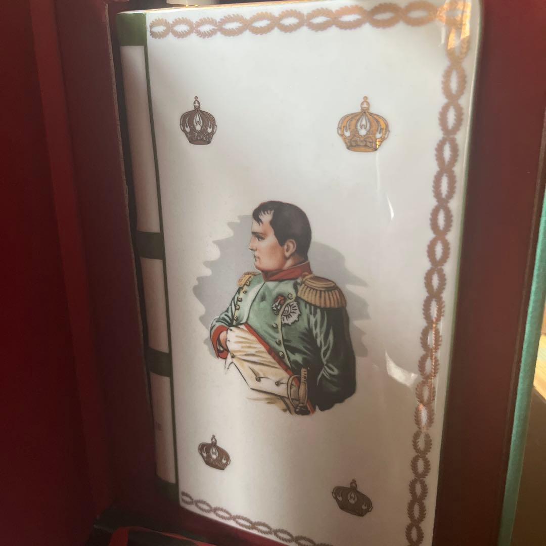 未開封　ナポレオンカミュ　コニャック　緑色陶器入　ブック型箱入　古酒