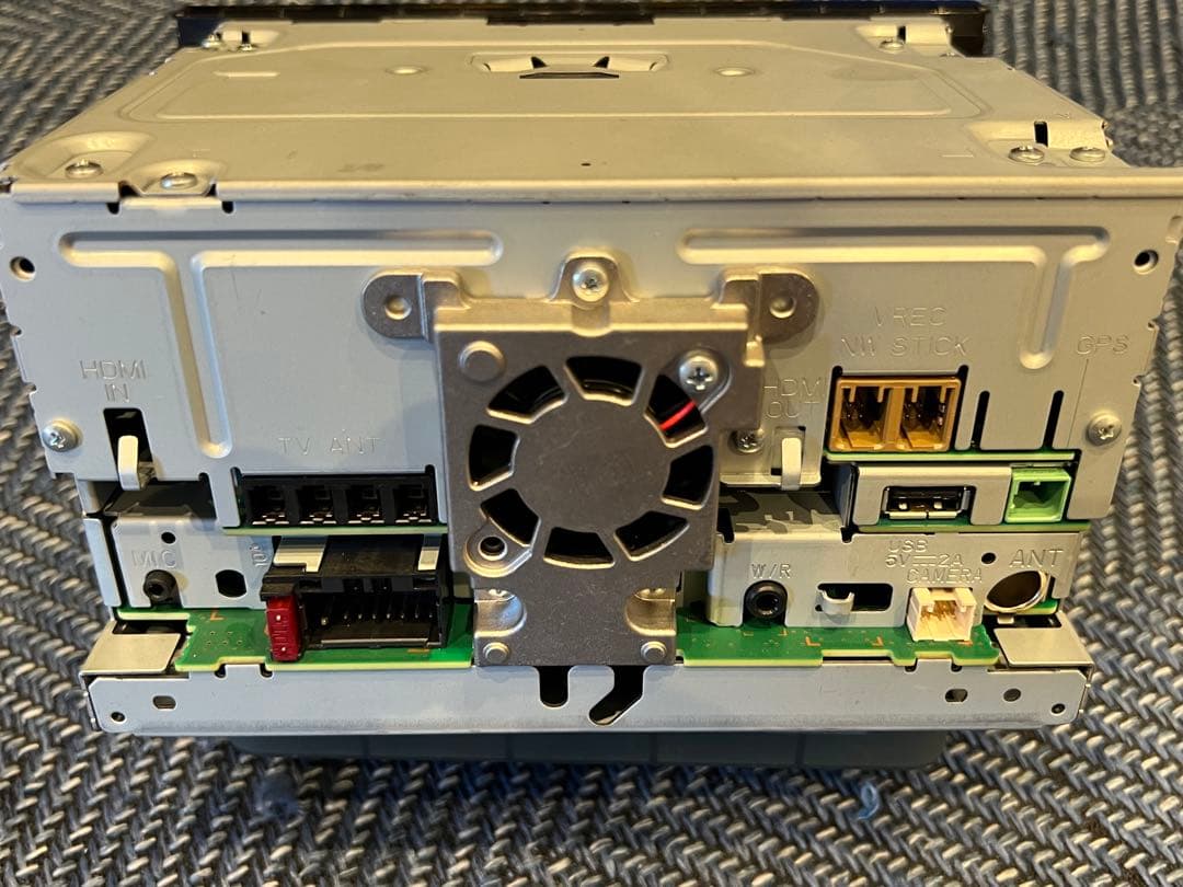 カロッツェリア AVIC-RW821-D 2024年 HDMI入力 出力