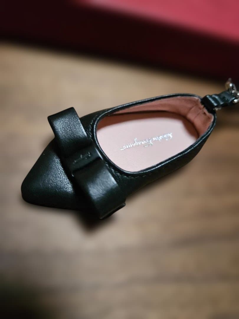 Salvatore Ferragamo ブラック リボンキーケース