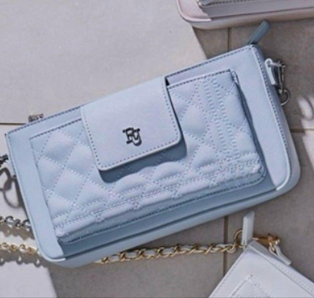 Riu Quilting phone bag ブルー　Rちゃん