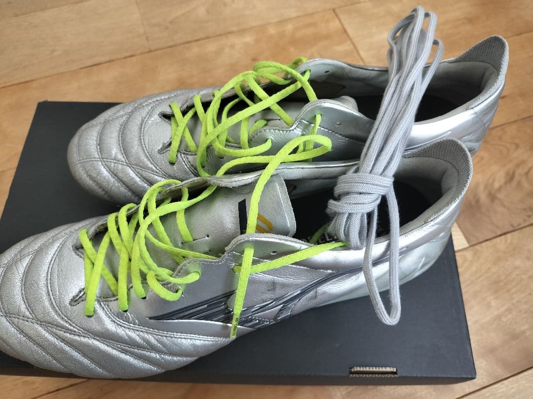 【限定色】Mizuno MORELIA NEO サッカーシューズ シルバー