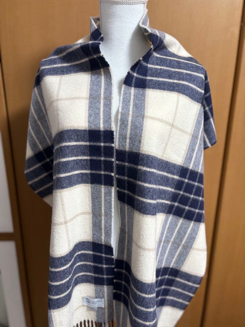 今だけ限定価格! 美品　ジョンストンズ　中判カシミヤ100%マフラー　ノックモア