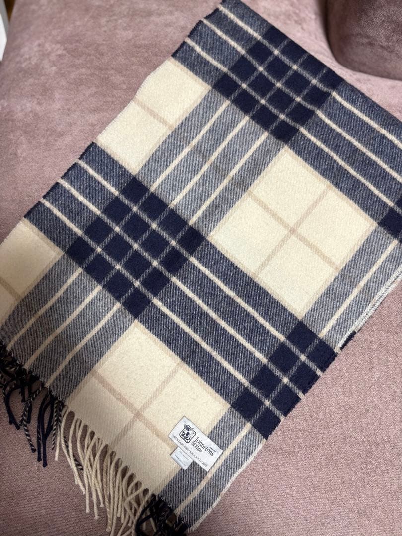 今だけ限定価格! 美品　ジョンストンズ　中判カシミヤ100%マフラー　ノックモア