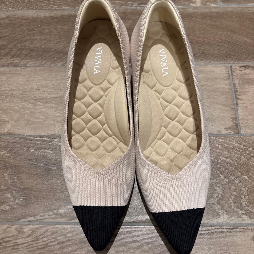 VIVAIAベージュ/ブラック　パンプス