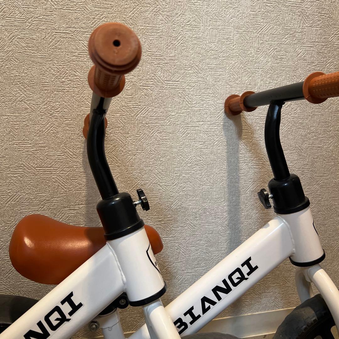 キッズバイク　バランスバイク　ぺダルなし