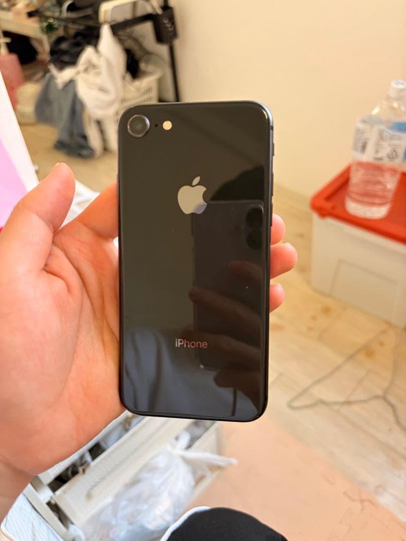 Apple iPhone 8 256GB ブラック バッテリー 77%