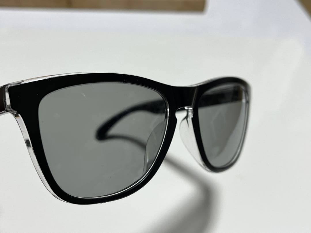 Oakley FROGSKINS アジアンフィットタレックスレンズ付！