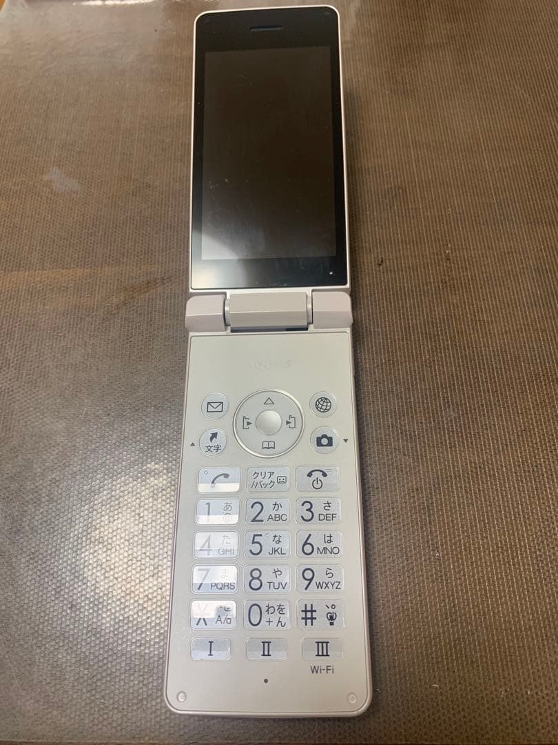 AQUOS ケータイ4 ホワイト 本体