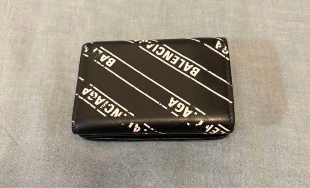 【BALENCIAGA】三つ折り財布 “エブリデイミニウォレット” ブラック