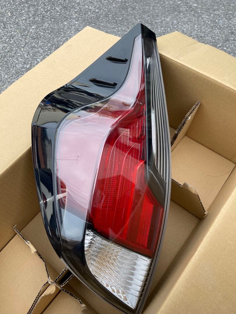 トヨタ NHP10 アクア G's ジーズ 純正 LED 左 テールランプ