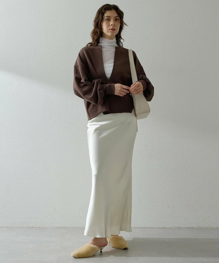 ウィムガゼット　スウェットVネックプルオーバー　ブラウン　新品未使用　今季