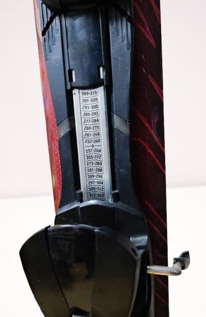 3点スキーセット Atomic Nomadスキー板 +ブーツ+ストック