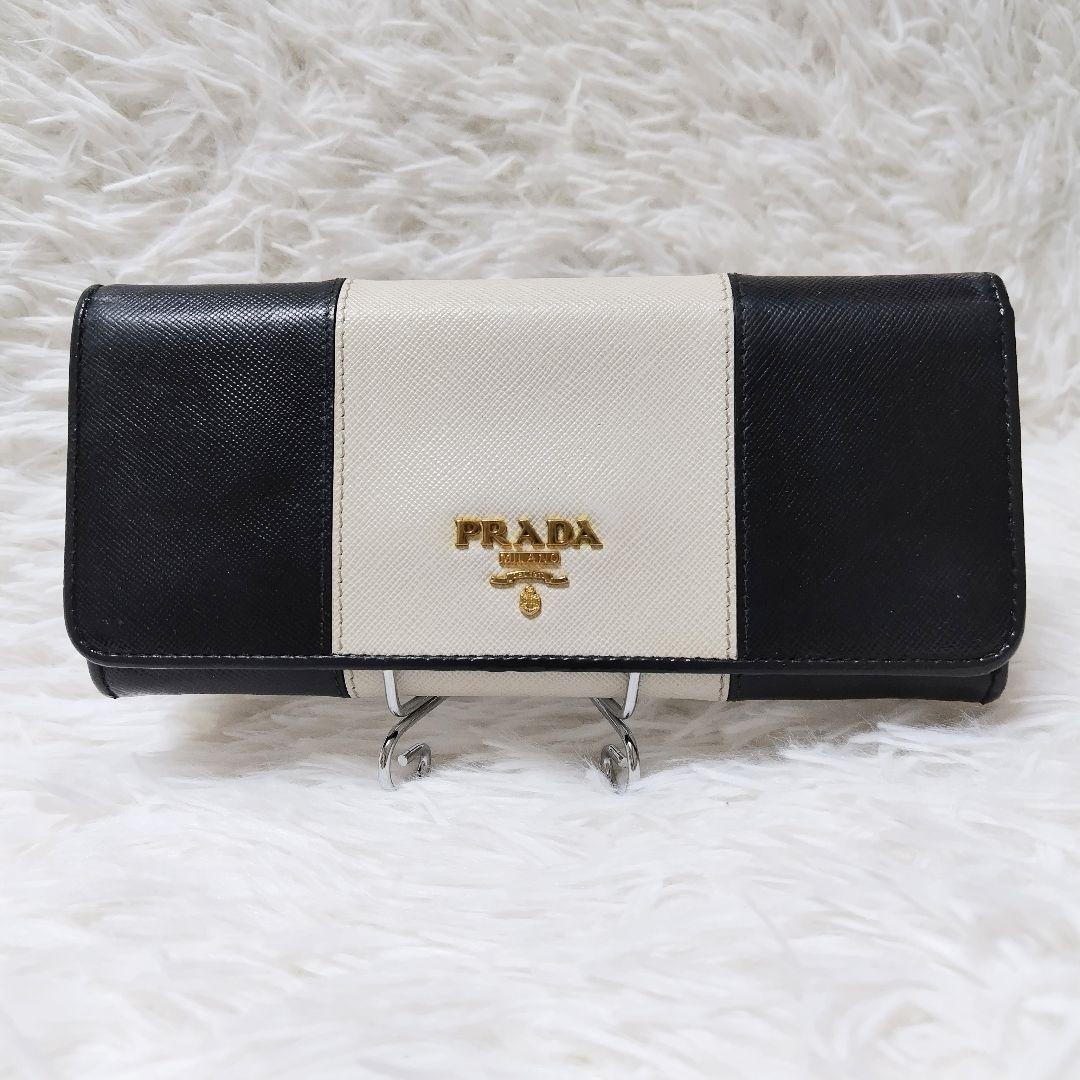 レア美品✨プラダ◇バイカラーブロッキングフラップ長財布　ゴールド金具白黒レザー