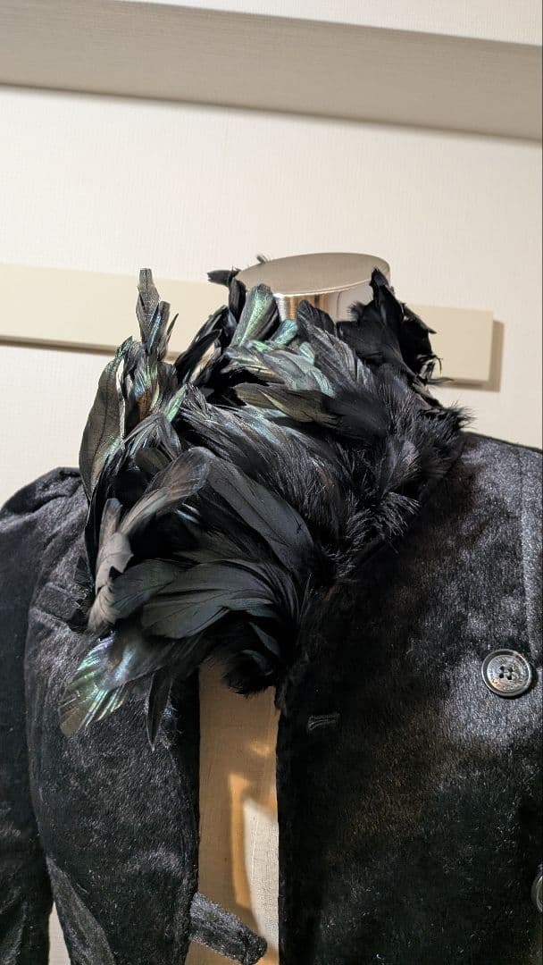 ★alice auaa アリスアウアア★鴉羽根ハラコジャケット★激レア