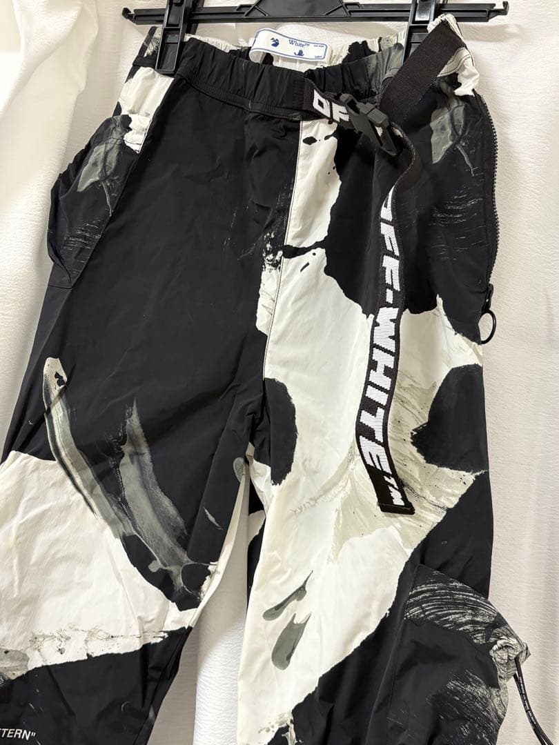 【最終値下げ】Off-White カーゴパンツ ブラック/ホワイト