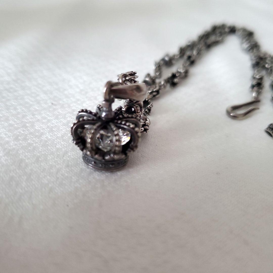 クラウンとバラのモチーフ ネックレス