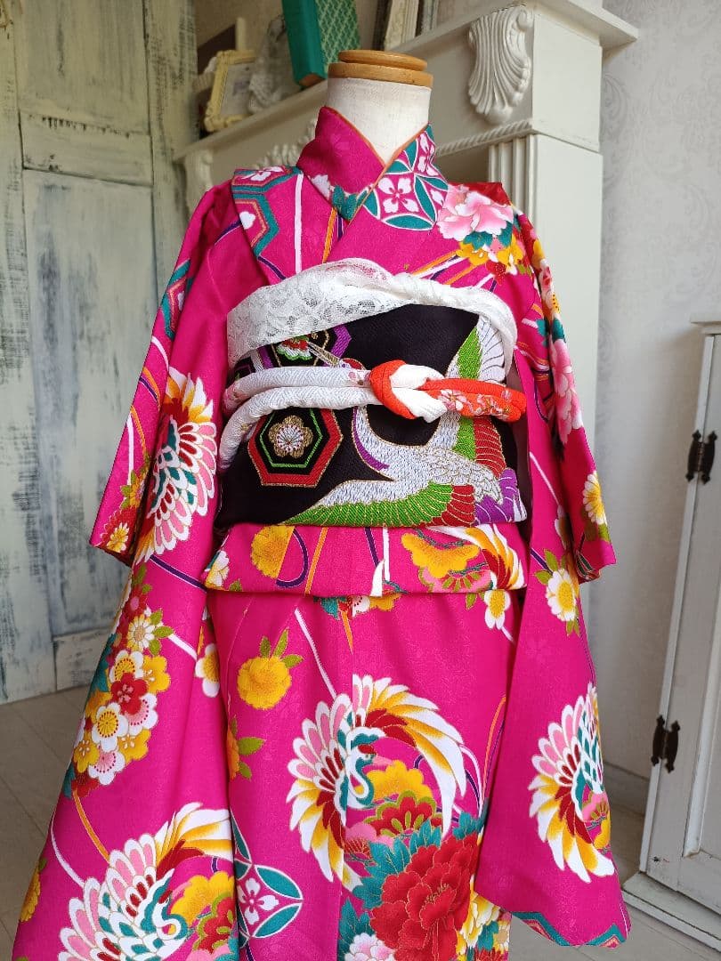 マゼンダピンク、アンティーク風の着物にミニだらり帯