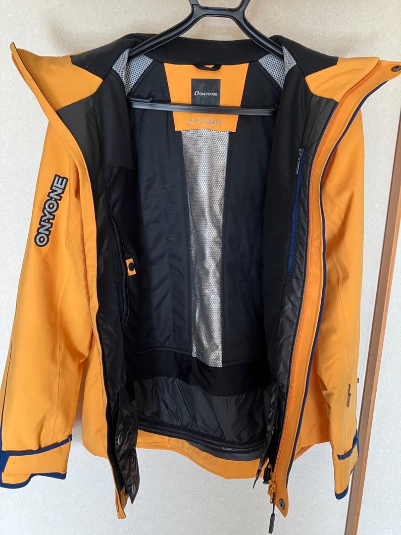 オンヨネスキーウエア（上下：Ｍサイズ）