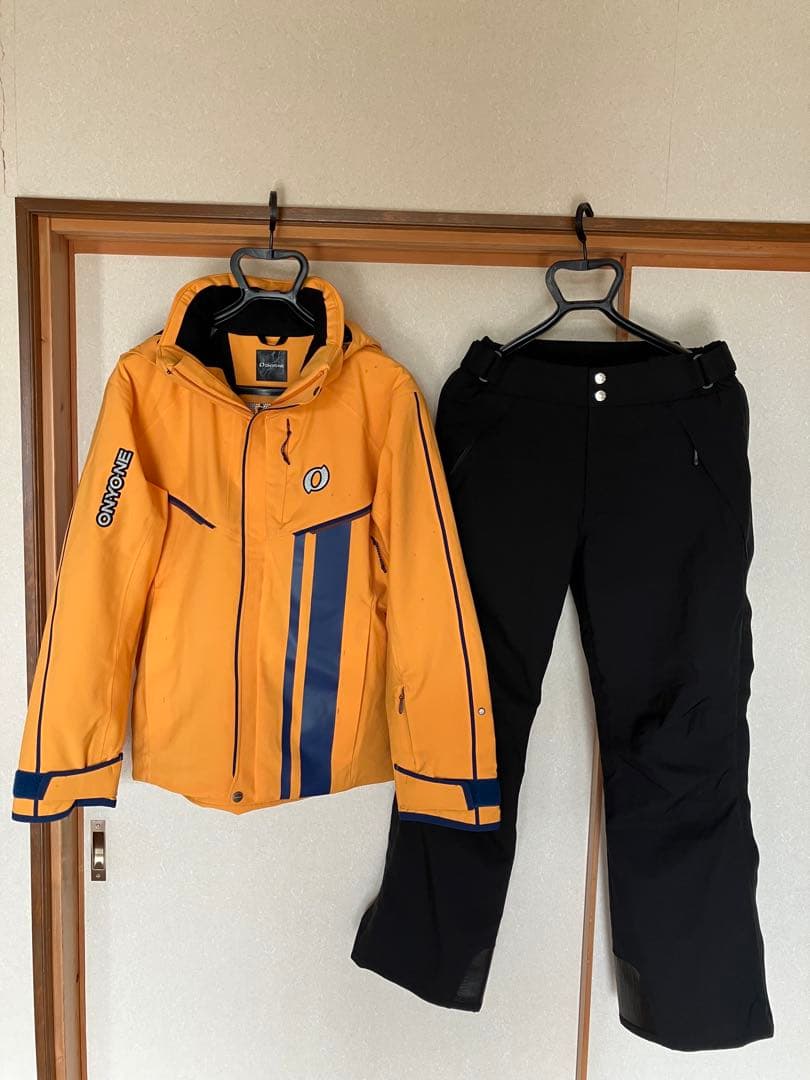 オンヨネスキーウエア（上下：Ｍサイズ）