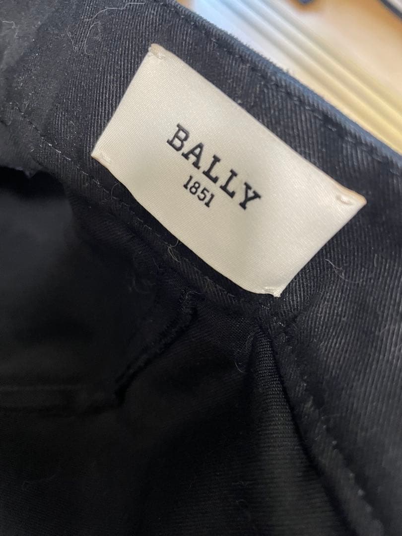 【年始も即出荷！】バリー　BALLY パンツ